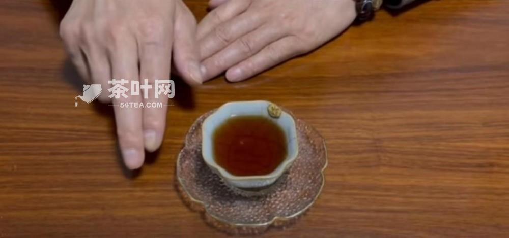 别人倒茶时怎样敲手指-茶叶网(图1)