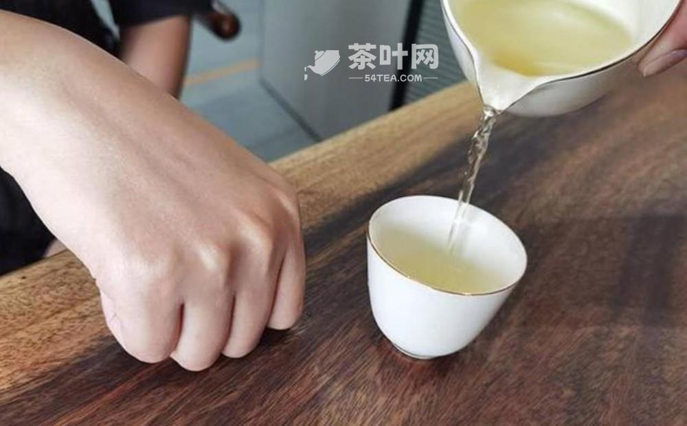 泡茶与喝茶时，手指敲几下是什么意思-茶叶网(图5)