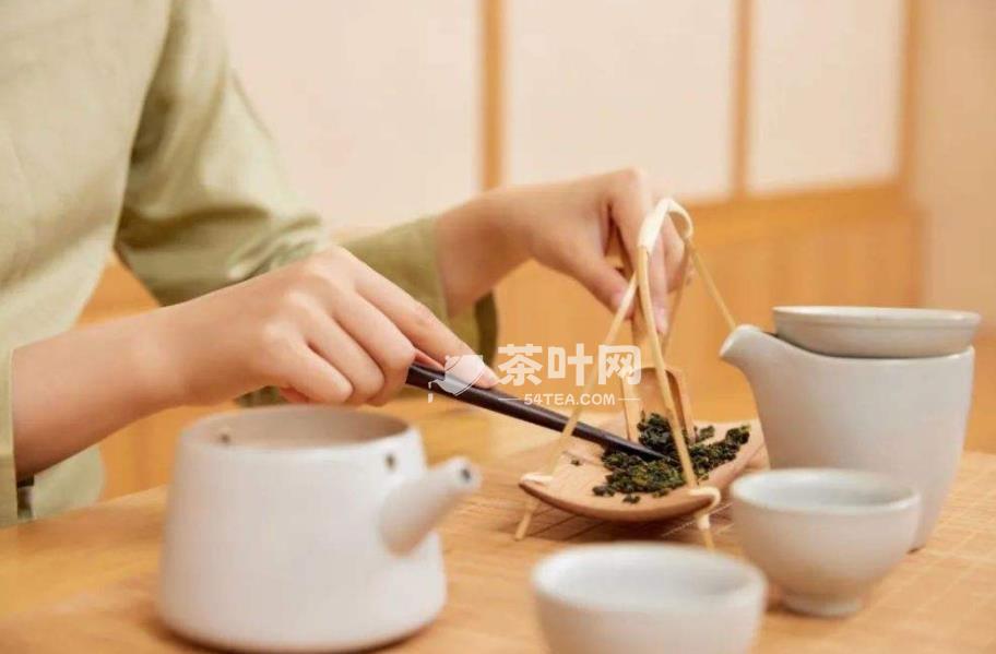 冬日轻饮一杯茶，感受茶香在口中“荡气回甘”-茶叶网(图1)