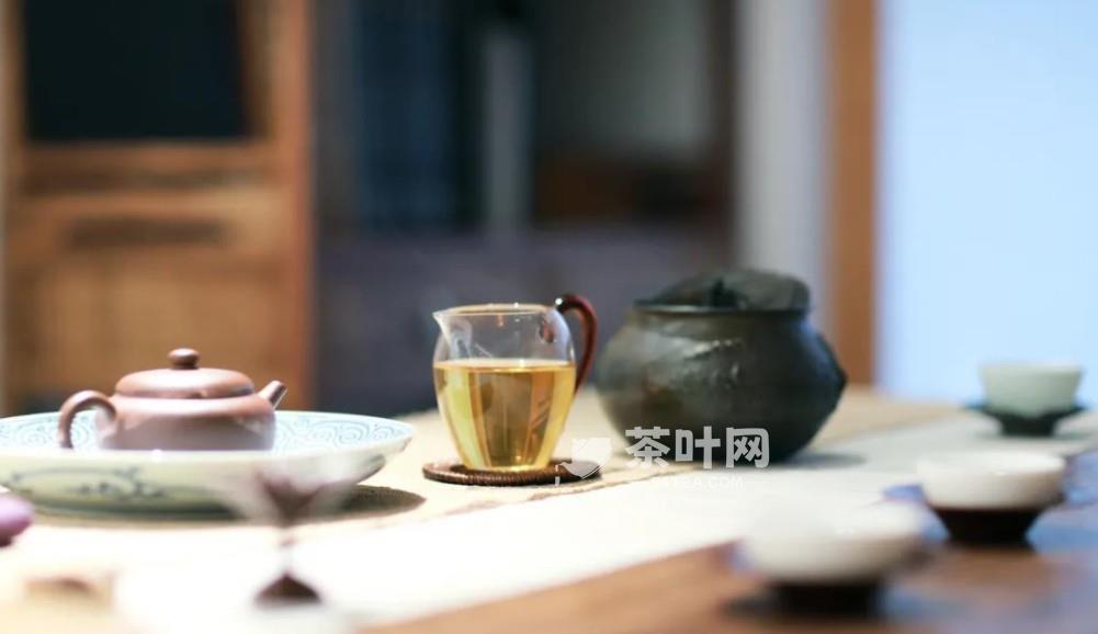 茶在手中是风景，茶在口中是人生-茶叶网(图1)